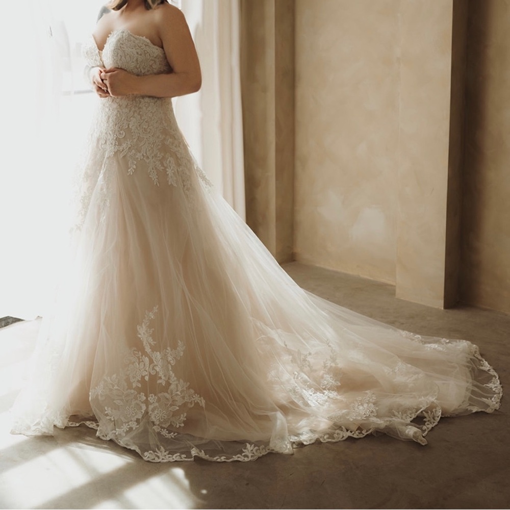 Australian designer, Sophia Tolli Sparkling Sweetheart A-Line Wedding Gown